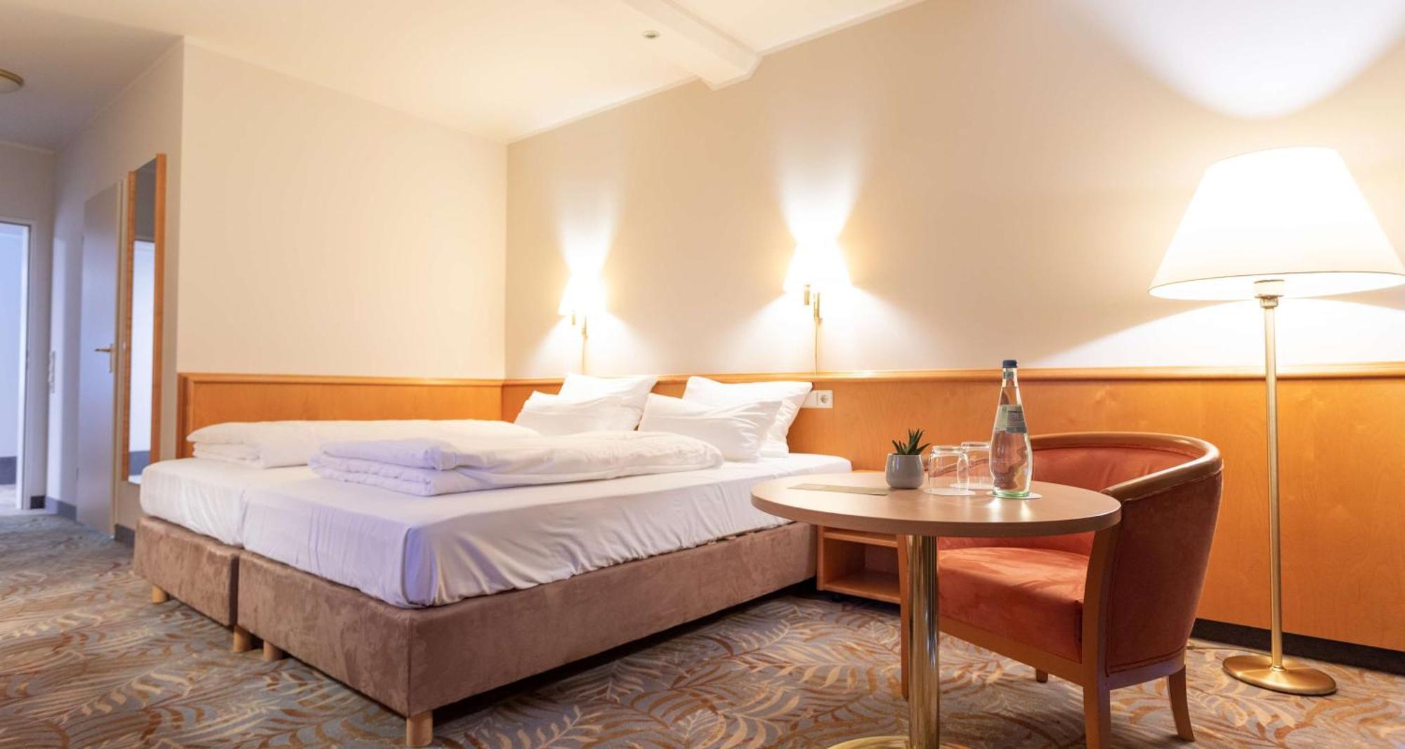 Best Western Hotel Polisina Ochsenfurt Exterior foto